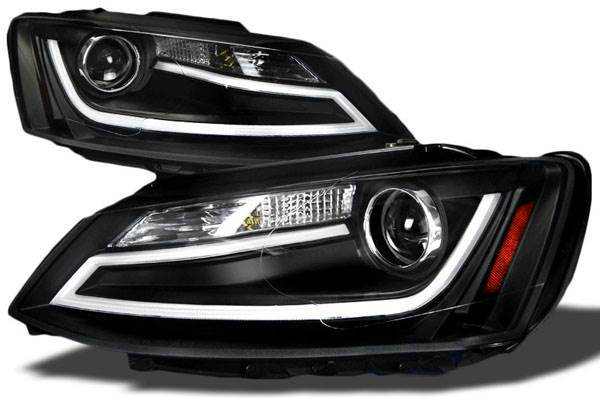Комплект фар для VW Jetta с 2011. Черные, стиль газоразрядной трубки Комплект фар для VW Jetta с 2011. Черные, стиль газоразрядной трубки