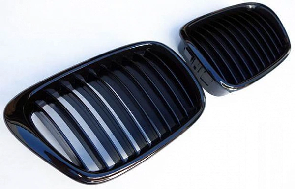 Решетки радиатора для BMW E39. Черные