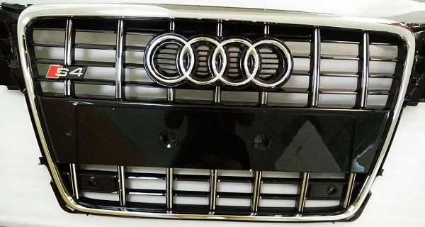 Решетка радиатора для Audi А4 В8. S4-Line, хром