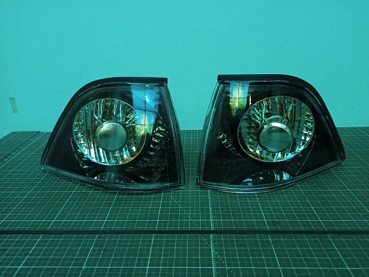 Комплект поворотников для BMW E36 купе. Черные