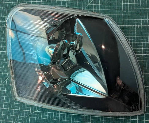 Фонарь поворота для VW Passat B5 правый. Черный. Китай. Фонарь поворота для VW Passat B5 правый. Черный. Китай.